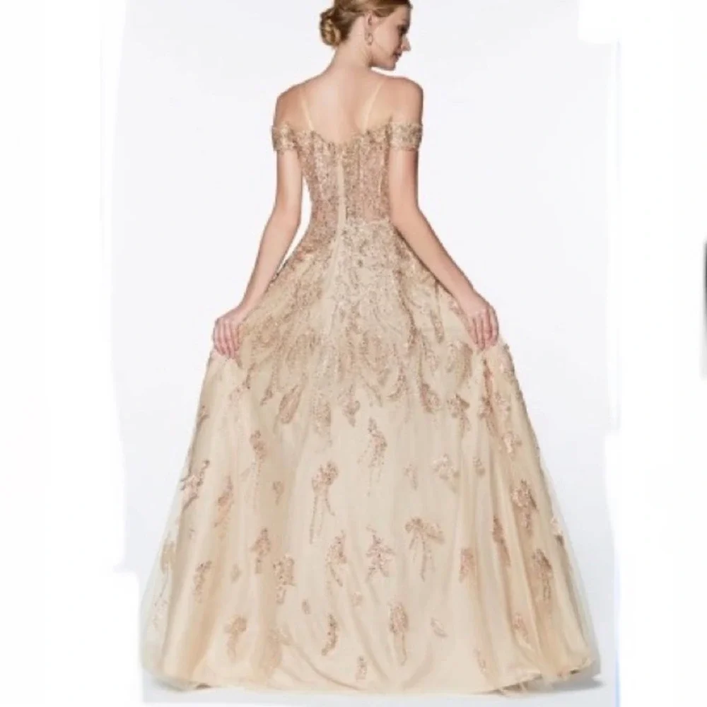 Cinderella Divine - KV1034 Beaded Lace Sweetheart Ballgown NWT size 4 Gold/Gold - Picture 2 of 15